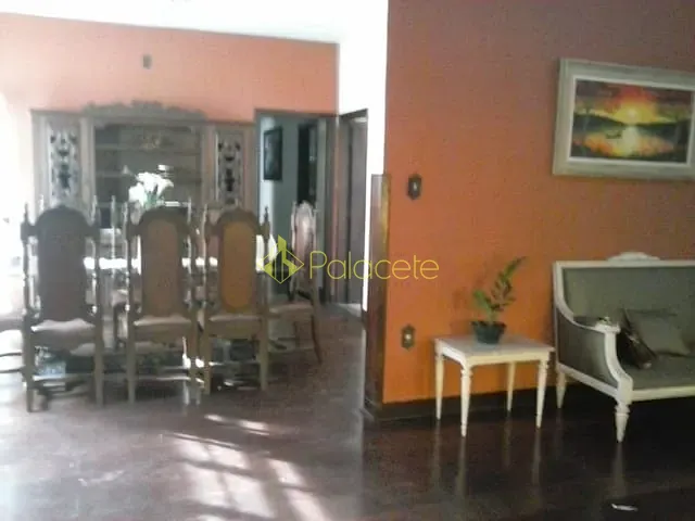 Comercial com 302m² 6 quartos e 2 banheiros, à venda, no bairro Centro em Pindamonhangaba