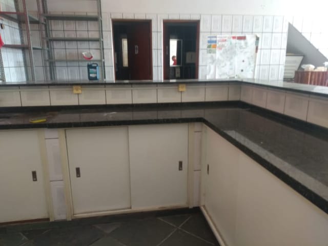 Comercial com 70m², para alugar, no bairro Residencial Mombaça em Pindamonhangaba