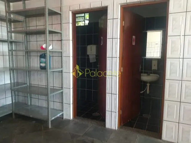 Comercial com 70m², para alugar, no bairro Residencial Mombaça em Pindamonhangaba