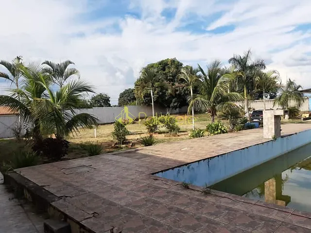 Prédio à venda, no bairro Centro em Pindamonhangaba