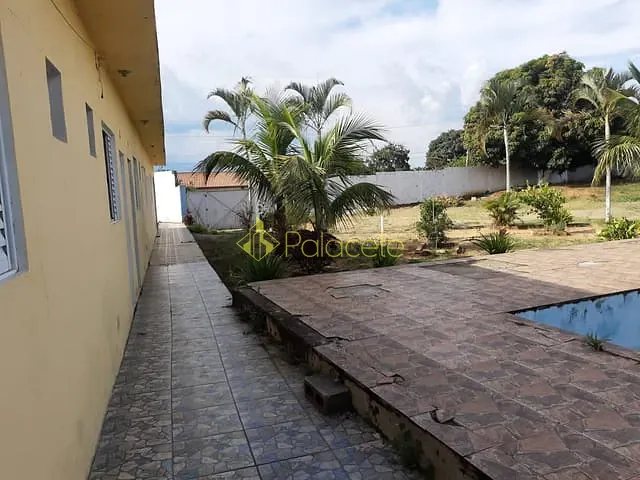 Prédio à venda, no bairro Centro em Pindamonhangaba
