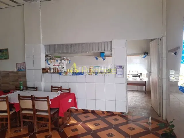 Prédio à venda, no bairro Centro em Pindamonhangaba