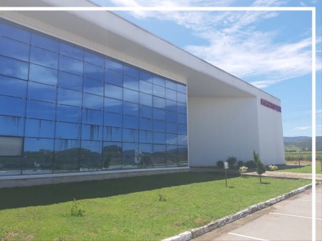 Galpão / Barracão com 98729m², para alugar, no bairro Moreira César em Pindamonhangaba