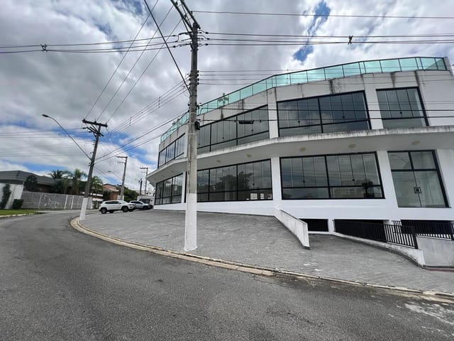 Prédio com 485m², para alugar, no bairro Vila Paraíba em Guaratinguetá