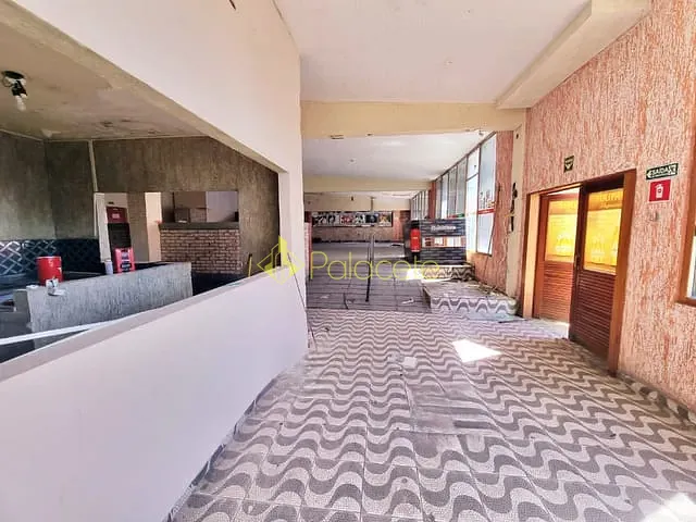Loja com 620m², para alugar, no bairro Santana em Pindamonhangaba