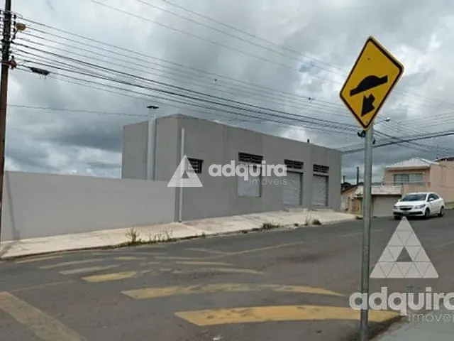 Casa com 312m² 3 quartos e 2 banheiros, à venda, no bairro Contorno em Ponta Grossa