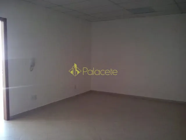 Sala para alugar, no bairro Centro em Pindamonhangaba