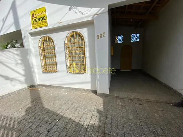 Comercial com 352m² 2 quartos e 2 banheiros, à venda, no bairro Centro em Taubaté