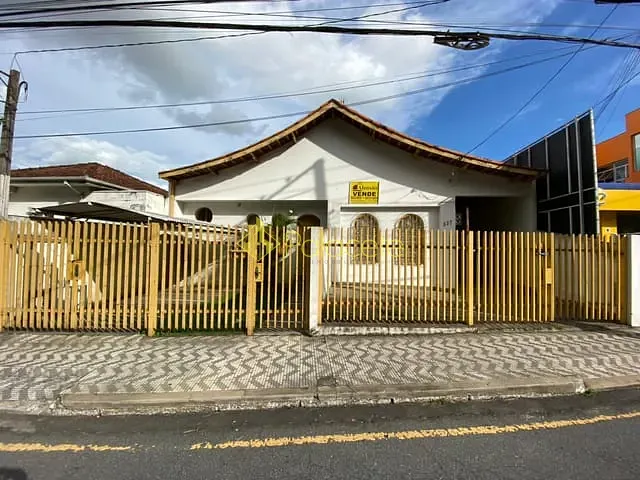 Comercial com 352m² 2 quartos e 2 banheiros, à venda, no bairro Centro em Taubaté