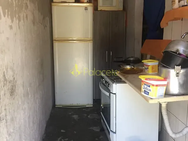 Comercial com 180m² 2 quartos e 2 banheiros, à venda, no bairro Mantiqueira em Pindamonhangaba