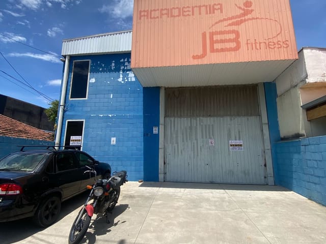 Prédio com 300m², à venda, no bairro São Benedito em Pindamonhangaba