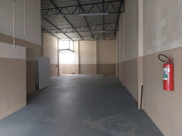 Prédio com 300m², à venda, no bairro São Benedito em Pindamonhangaba