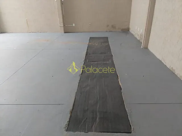 Prédio com 300m², à venda, no bairro São Benedito em Pindamonhangaba