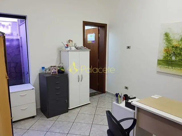 Sala à venda, no bairro São Benedito em Pindamonhangaba