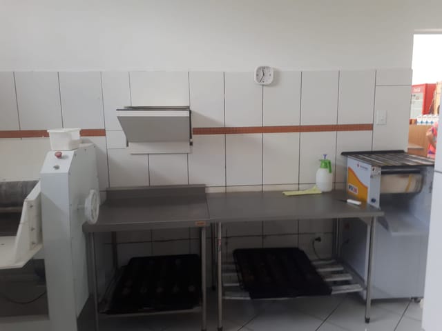 Prédio com 248m² 3 quartos e 1 banheiro, à venda, no bairro Laerte Assunção em Pindamonhangaba