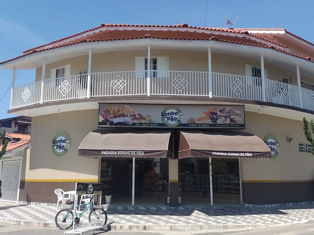Prédio com 248m² 3 quartos e 1 banheiro, à venda, no bairro Laerte Assunção em Pindamonhangaba