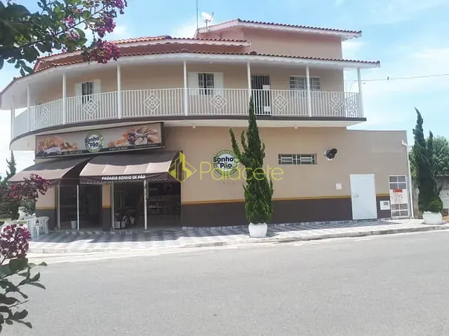 Prédio com 248m² 3 quartos e 1 banheiro, à venda, no bairro Laerte Assunção em Pindamonhangaba