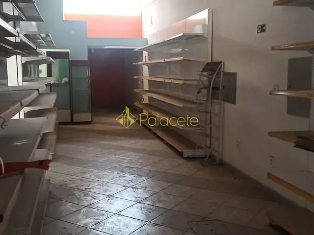 Prédio com 1400m², à venda, no bairro Centro em Taubaté