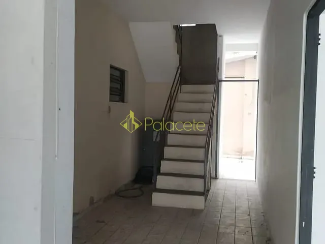 Prédio com 1505m², para alugar, no bairro São Benedito em Pindamonhangaba