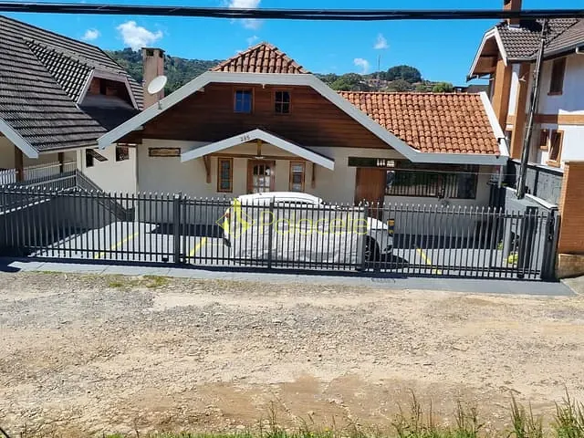 Comercial 14 quartos e 15 banheiros, à venda, no bairro Vila Nova Suiça em Campos Do Jordão