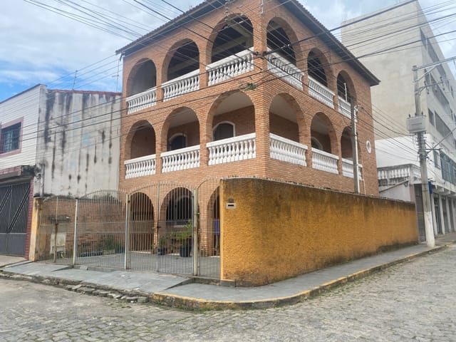 Comercial com 200m² 3 quartos e 3 banheiros, à venda, no bairro Ponte Alta em Aparecida