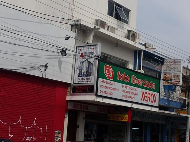 Comercial com 127m² 3 quartos e 5 banheiros, para alugar, no bairro Centro em Pindamonhangaba