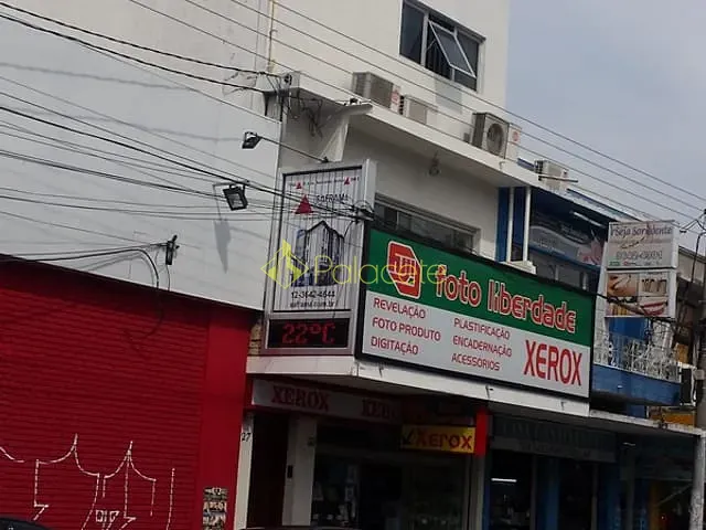 Comercial com 127m² 3 quartos e 5 banheiros, para alugar, no bairro Centro em Pindamonhangaba