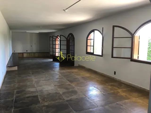 Comercial com 786m² 4 quartos e 4 banheiros, à venda, no bairro Jardim Boa Vista em Pindamonhangaba