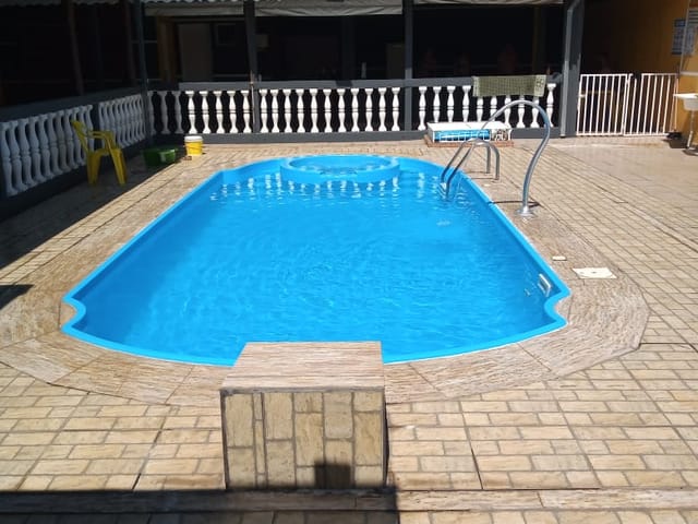 Loja com 256m² 1 quarto e 2 banheiros, à venda, no bairro Jardim Carlota em Pindamonhangaba