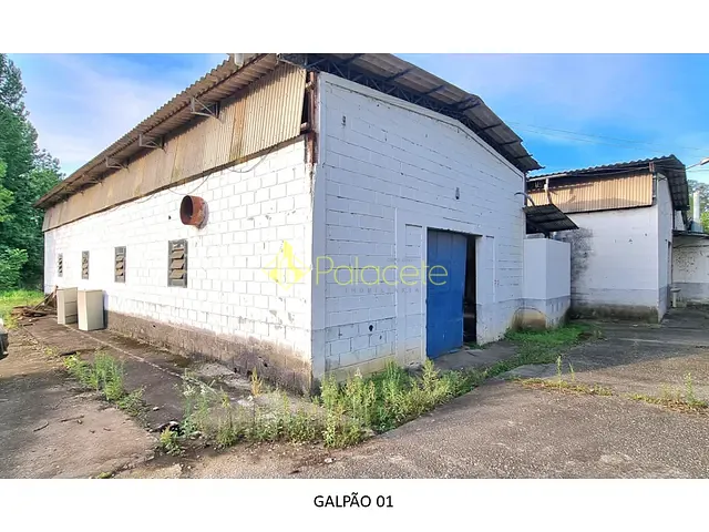 Galpão / Barracão com 490m², para alugar, no bairro Loteamento Industrial Água Preta em Pindamonhangaba