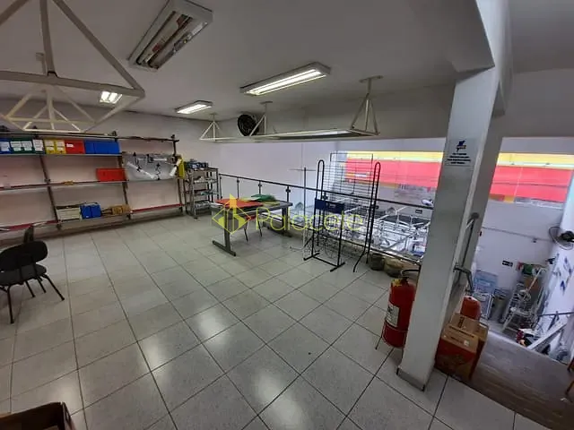 Loja com 253m², para alugar, no bairro Centro em Pindamonhangaba