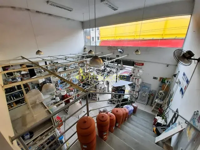 Loja com 253m², para alugar, no bairro Centro em Pindamonhangaba