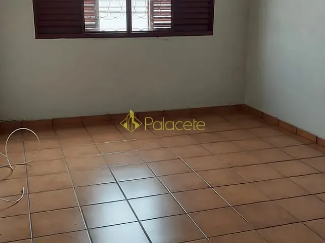Prédio com 246m² 5 quartos e 6 banheiros, à venda, no bairro Centro em Aparecida