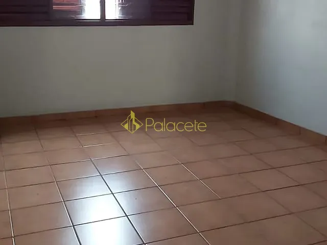Prédio com 246m² 5 quartos e 6 banheiros, à venda, no bairro Centro em Aparecida