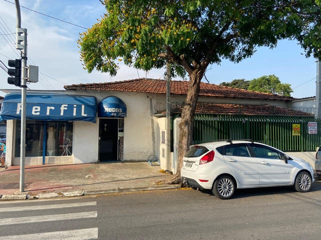 Comercial com 400m² 2 quartos e 2 banheiros, à venda, no bairro Estiva em Taubaté
