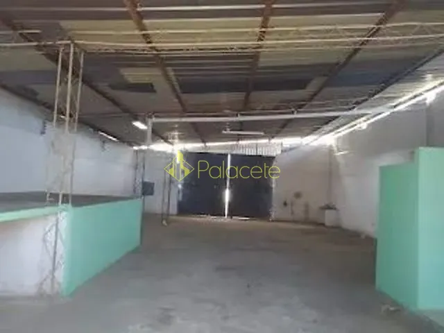 Galpão / Barracão com 300m², para alugar, no bairro Jardim Continental em Taubaté