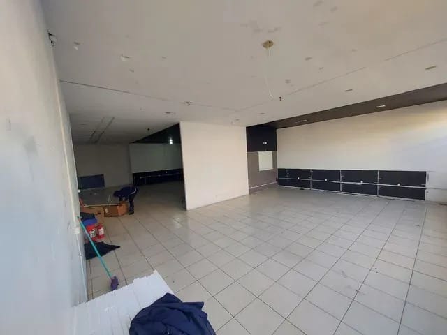 Loja para alugar, no bairro Centro em Taubaté