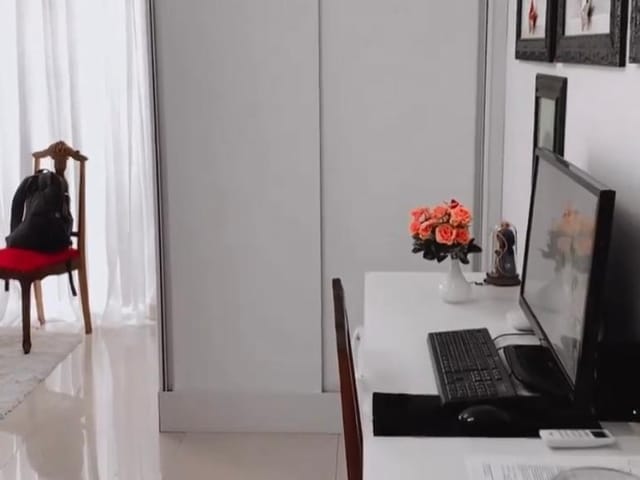 Sala à venda ou para alugar, no bairro Parque Senhor do Bonfim em Taubaté