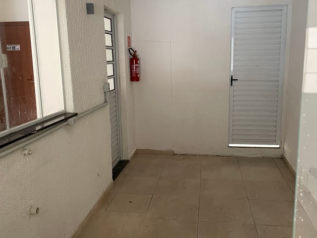 Loja com 82m², para alugar, no bairro Centro em Pindamonhangaba