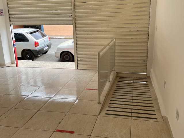 Loja com 82m², para alugar, no bairro Centro em Pindamonhangaba
