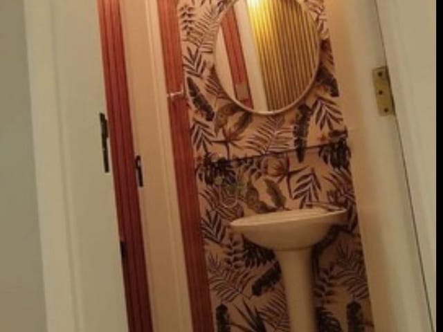 Sala à venda ou para alugar, no bairro Centro em Taubaté