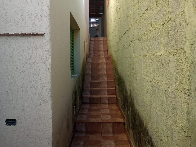 Prédio com 290m², à venda, no bairro Parque Senhor do Bonfim em Taubaté
