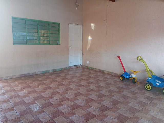 Prédio com 290m², à venda, no bairro Parque Senhor do Bonfim em Taubaté