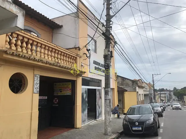 Prédio com 300m², à venda, no bairro Centro em Pindamonhangaba