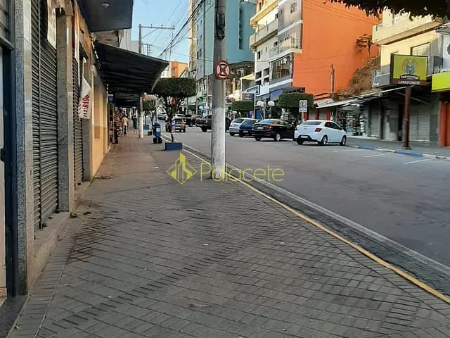 Comercial com 1032m², à venda, no bairro Centro em Aparecida