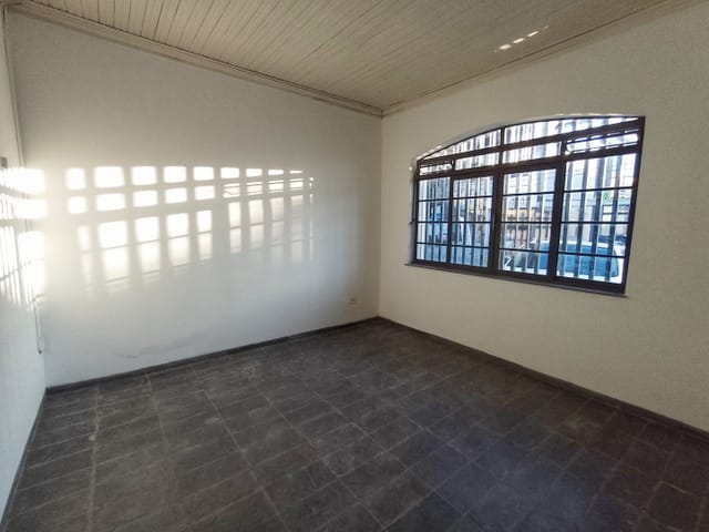 Comercial para alugar, no bairro Vila São Geraldo em Taubaté