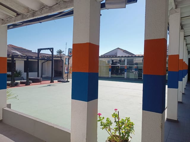 Prédio com 1180m², para alugar, no bairro Centro em Pindamonhangaba