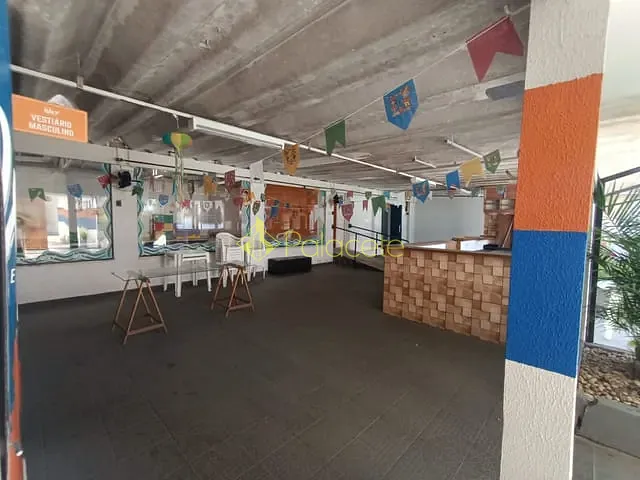 Prédio com 1180m², para alugar, no bairro Centro em Pindamonhangaba