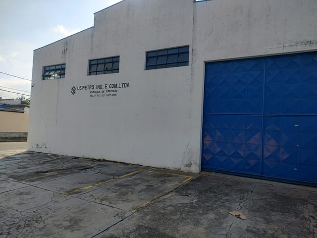 Comercial com 600m², à venda, no bairro Jardim Santana em Tremembé