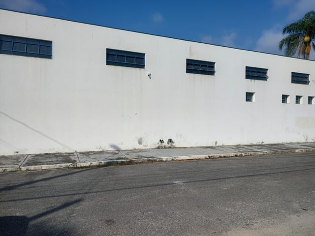 Comercial com 600m², à venda, no bairro Jardim Santana em Tremembé